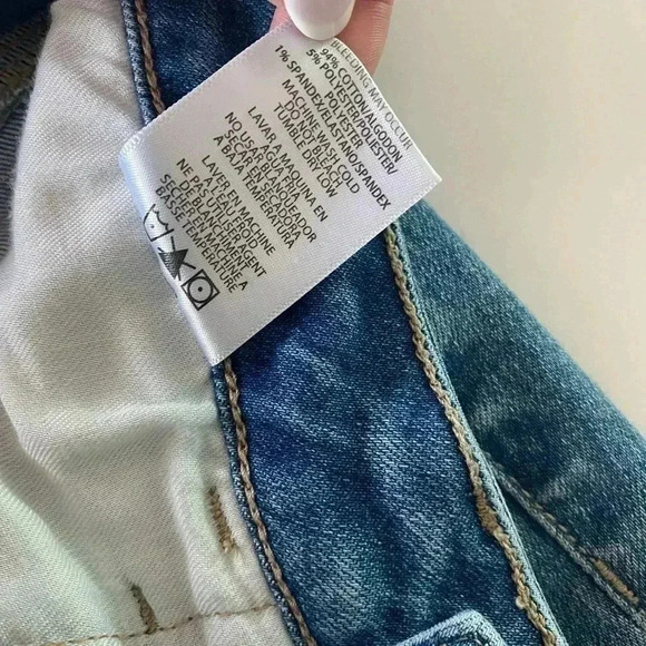 Hidden Jeans Two Color Distressed Raw Hem - Picture 6 of 9